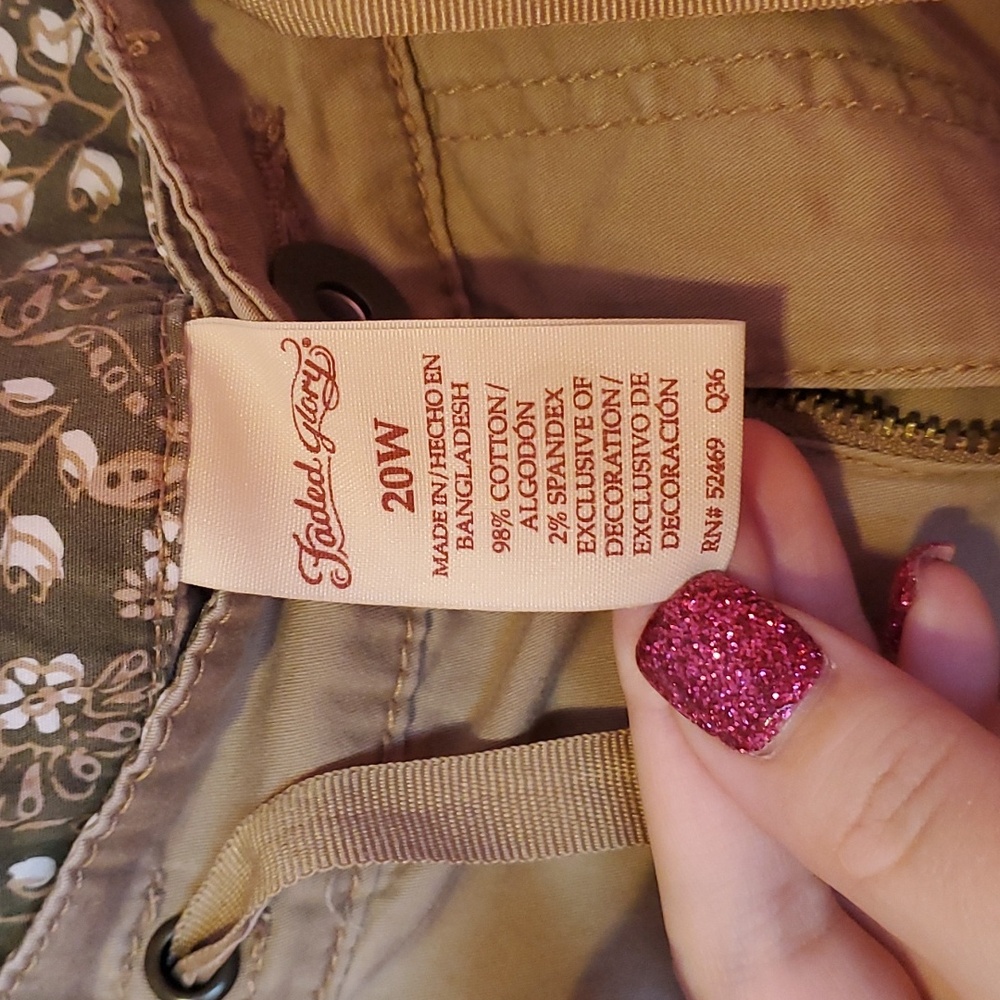 Capris - Picture 6 of 7